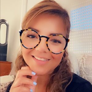 Meet your Posher, Karen yahaira